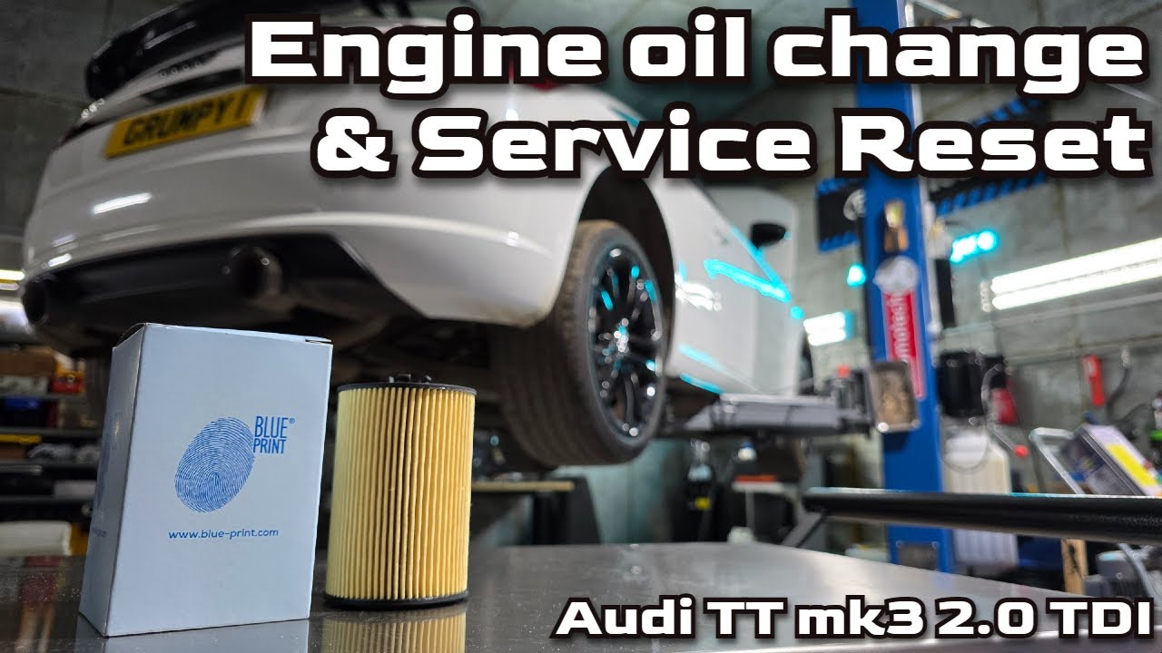 Audi TT mk3 2.0 TDI Service. Oil filter and oil replacement plus service light reset
