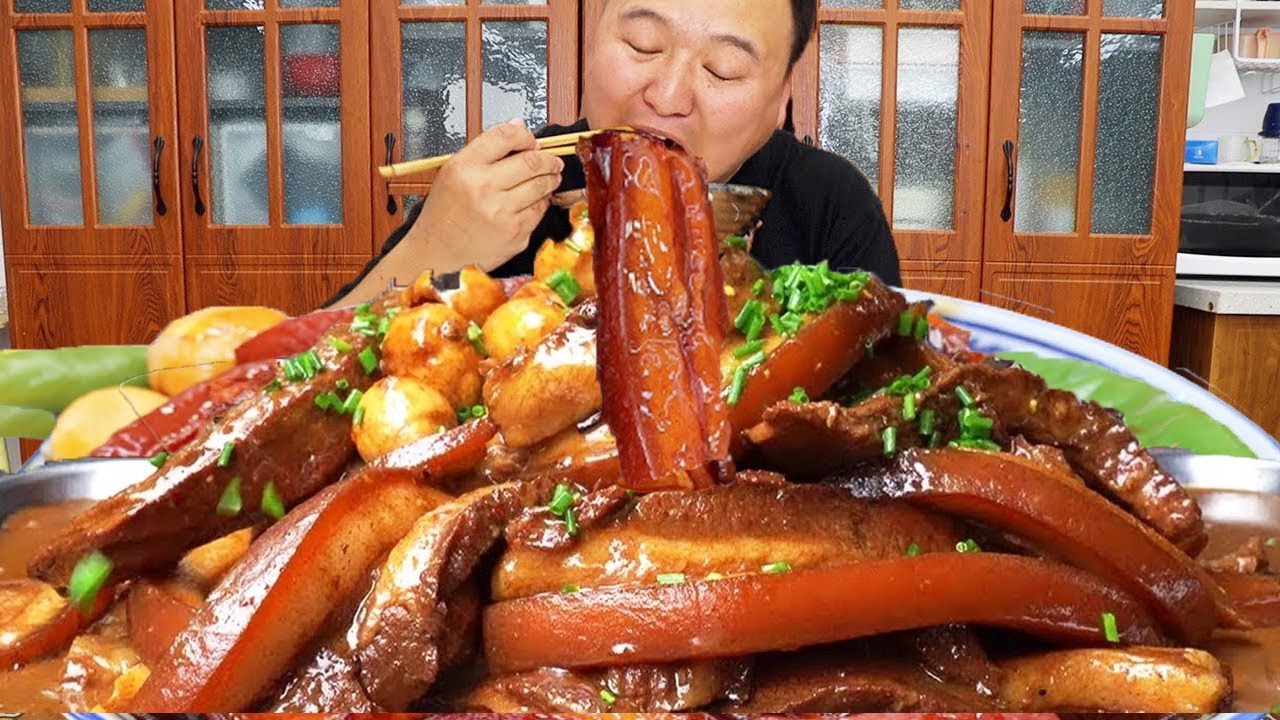 8 фунтов свиной грудинки, Цян делает «мясо», жирное, но не жирное