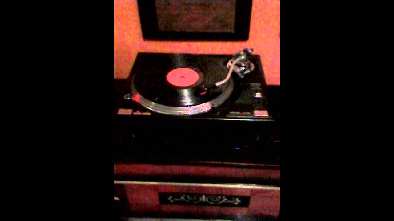 LEVANTANDO TIERRA  Cumbia Sonidera 80s