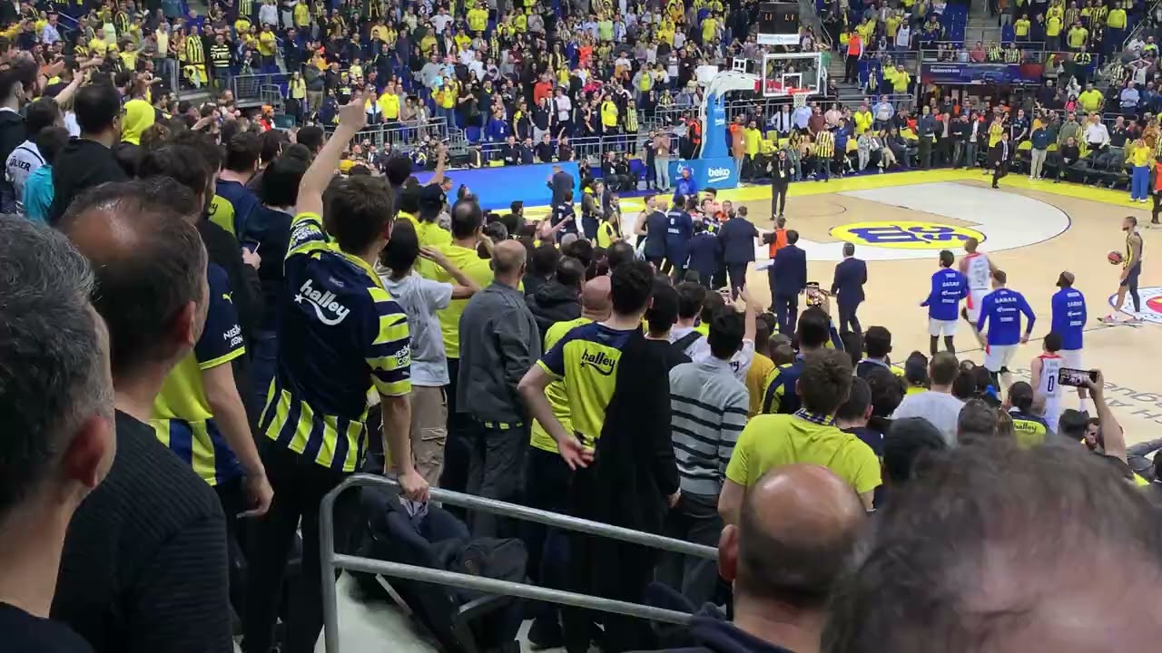 Fenerbahçe Beko 103-86 Anadolu Efes | Ergin Ataman Sahayı Terk Etti, Clyburn Kavga Etti