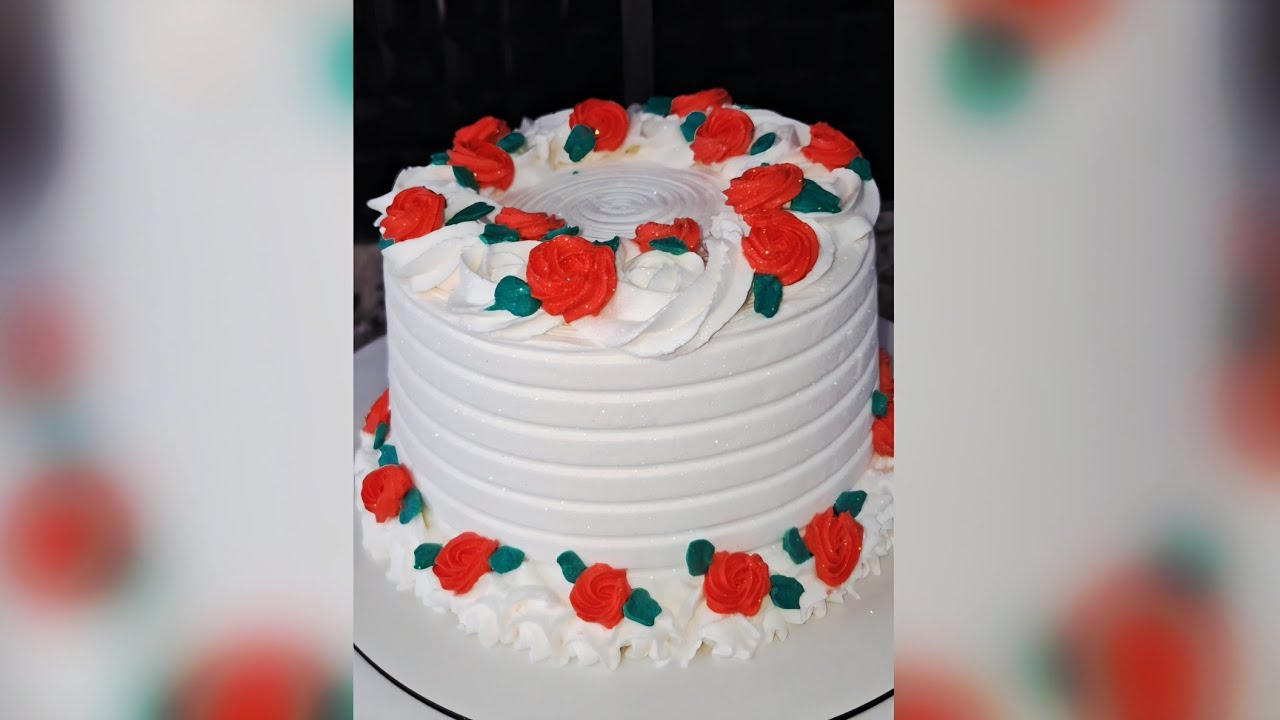 Bolo com mini rosetas 