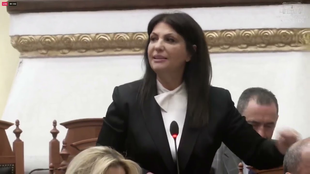 Jozefina Topalli: PS nga Fatos Nano te Zegjine Çaushi, është të vësh duart në kokë