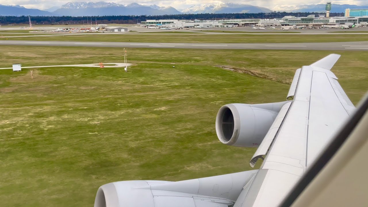 EPIC Engine Sound! | Lufthansa Boeing 747-400 Powerful Takeoff