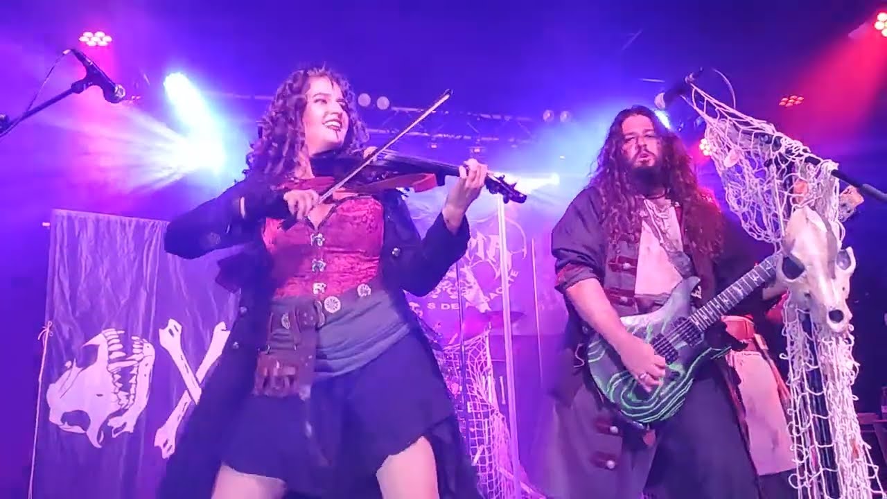 The Groggy Dogs (Fátima Caballero, violinista): 'All for me grog'. Clandestino. Albacete. 01/11/25