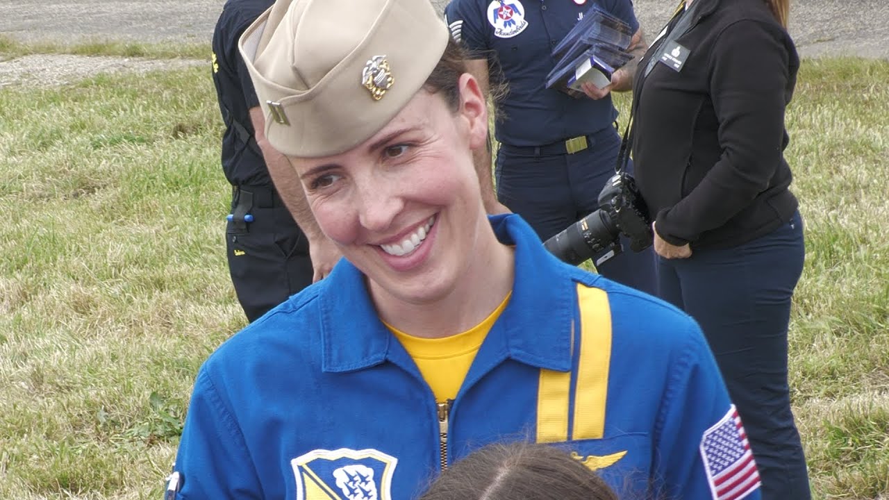 Blue Angels first female Jet Demo pilot. LT. Amanda 