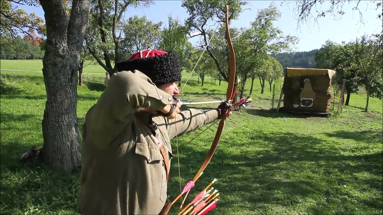 Assyrian bow Bogar