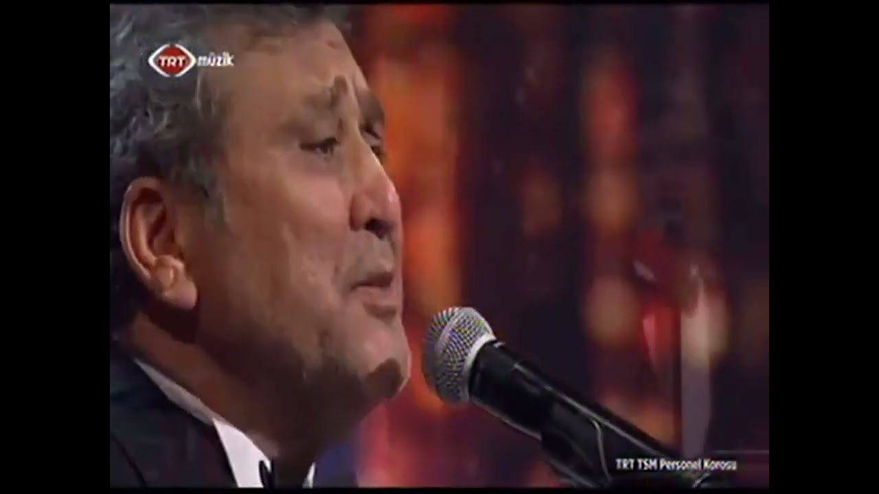 Ümitsiz bir bekleyiş hasreti var içimde