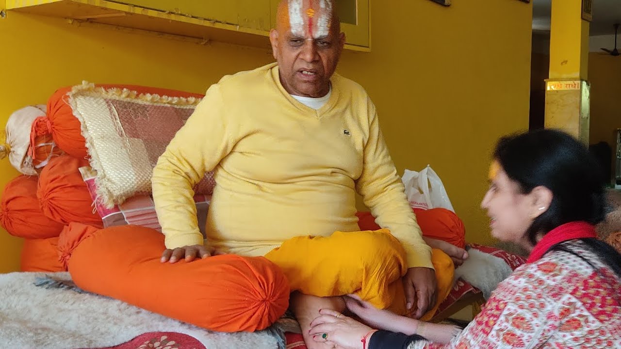 अजोध्या के सुग्रीव किला के महंतजी का आशीर्वाद मिला 🙏😊