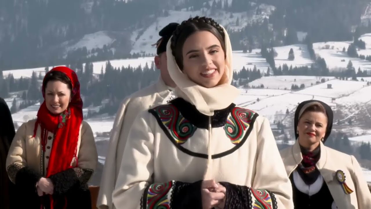 DENISA POPESCU - Tinerețea mea ca floarea #Tezaurfolcloric (@TVR1)