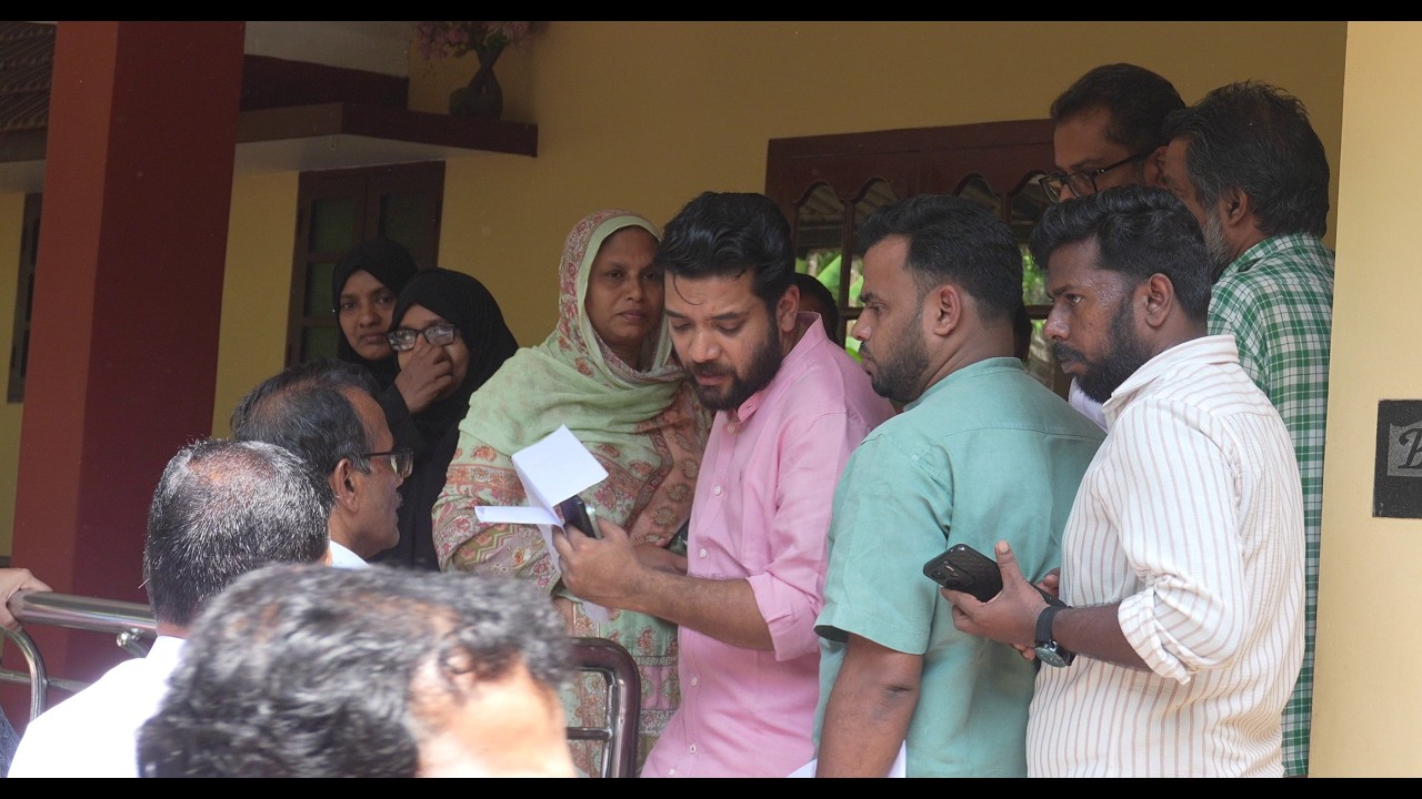 ബോംബാക്രമണം നടന്ന കെ എസ് യു നേതാവിൻ്റെ വീട് ഷാഫി പറമ്പിൽ സന്ദർശിച്ചു...