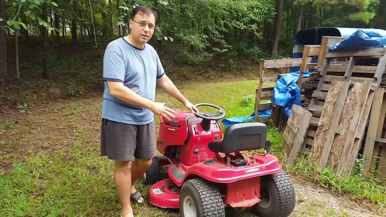Changing the air filter on a Briggs and Stratton riding lawn mower