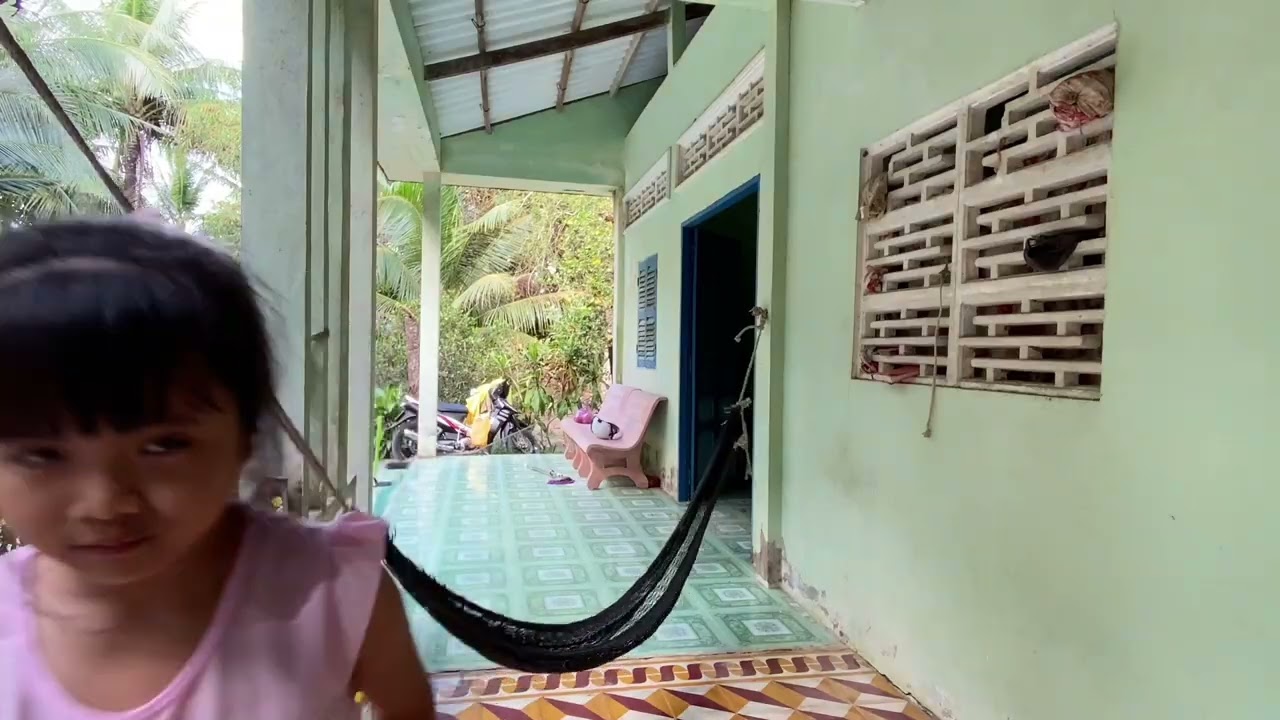 Seri dọn nhà ăn Tết.Mọi người về quê ăn Tết chưa?Mình ở miền Tây.Còn mọi người ở đâu?Năm mới vui vẻ