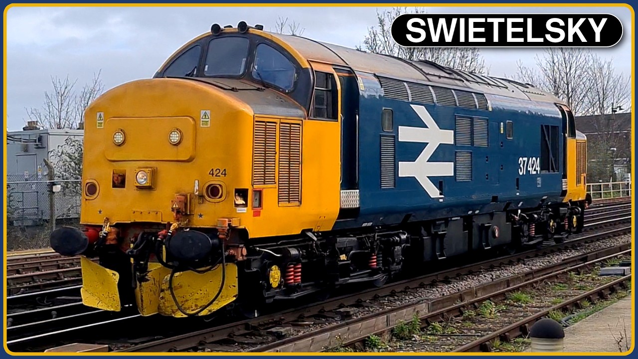 Swietelsky 37424 'Tractor' Light Engine working at Gillingham.