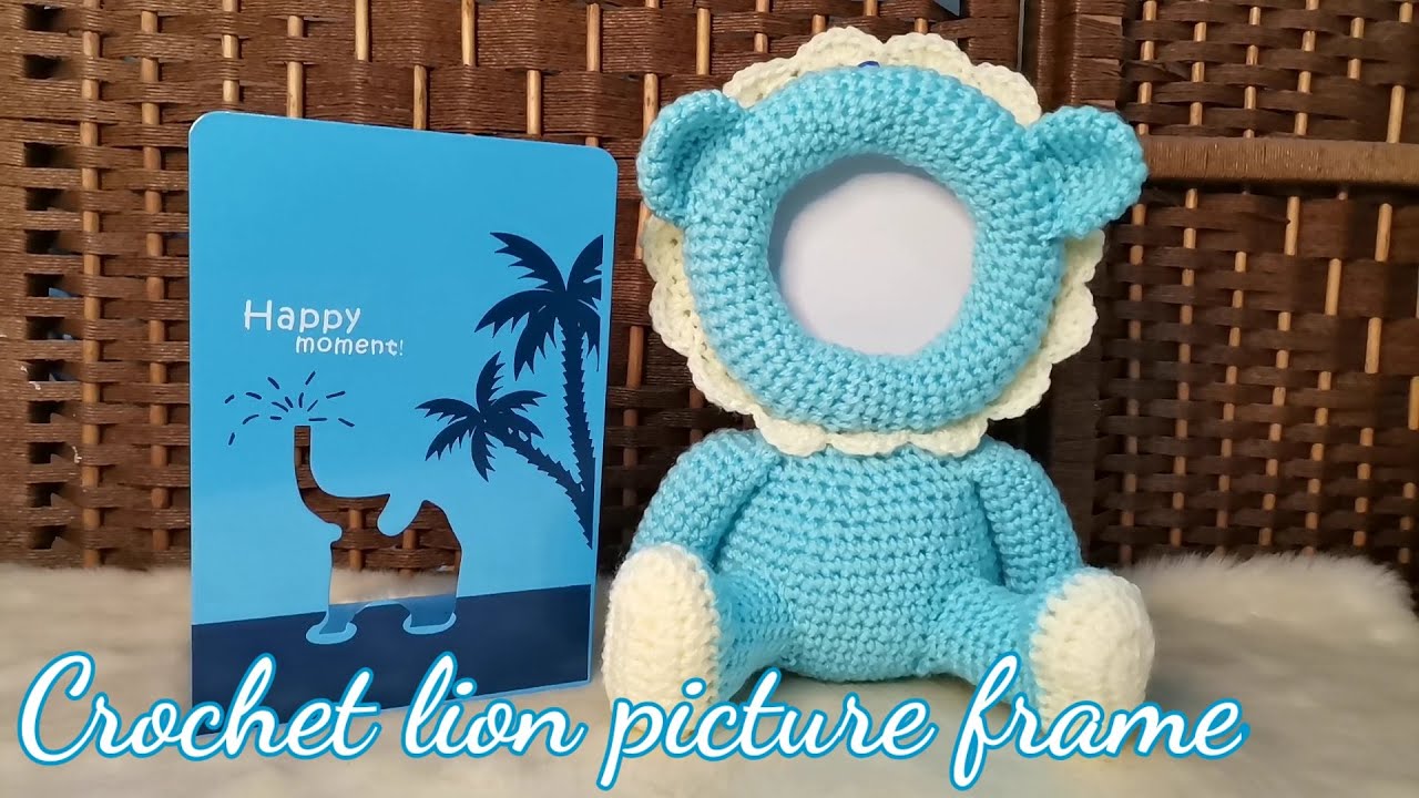 Crochet lion picture frame