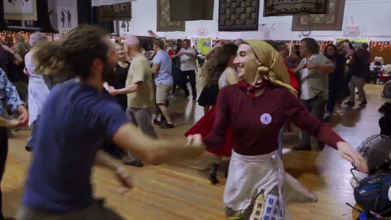 Contra Dancing Knoxville - Cabin Fever - Darlene Underwood & Gigmeisters - Dance Gypsy 'A'