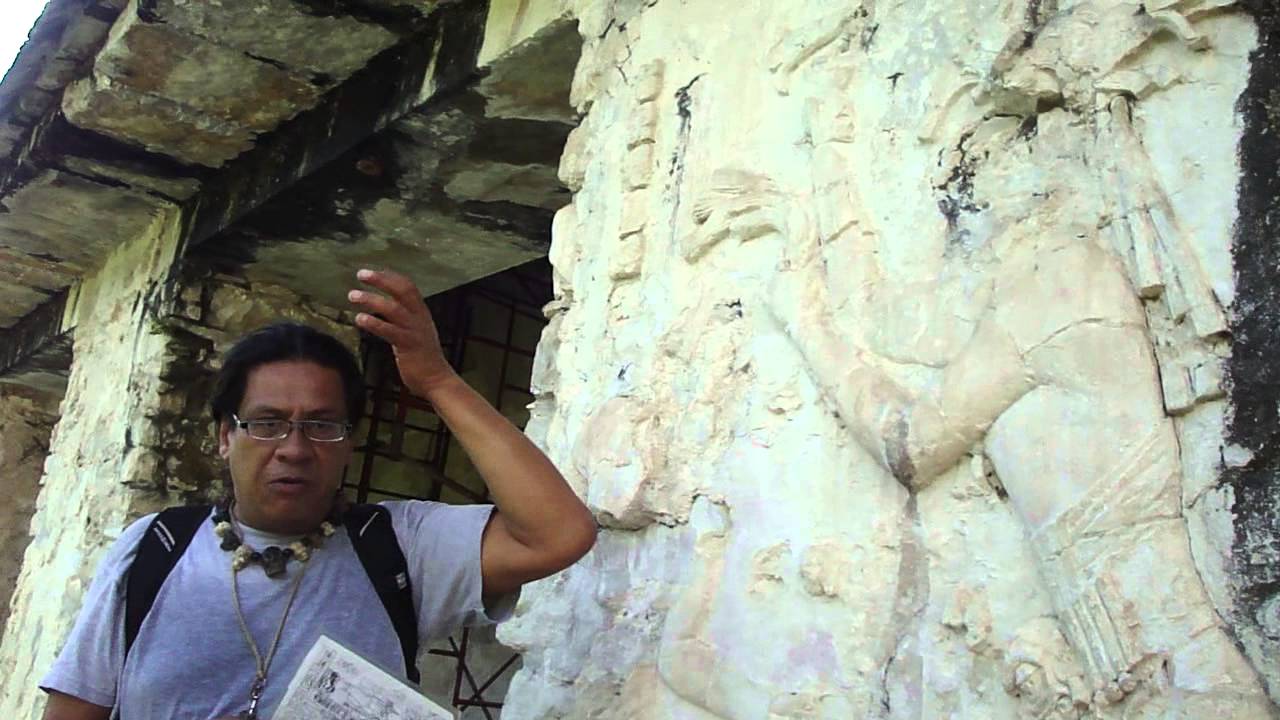 Unser Guide und die Mayaruine in Palenque