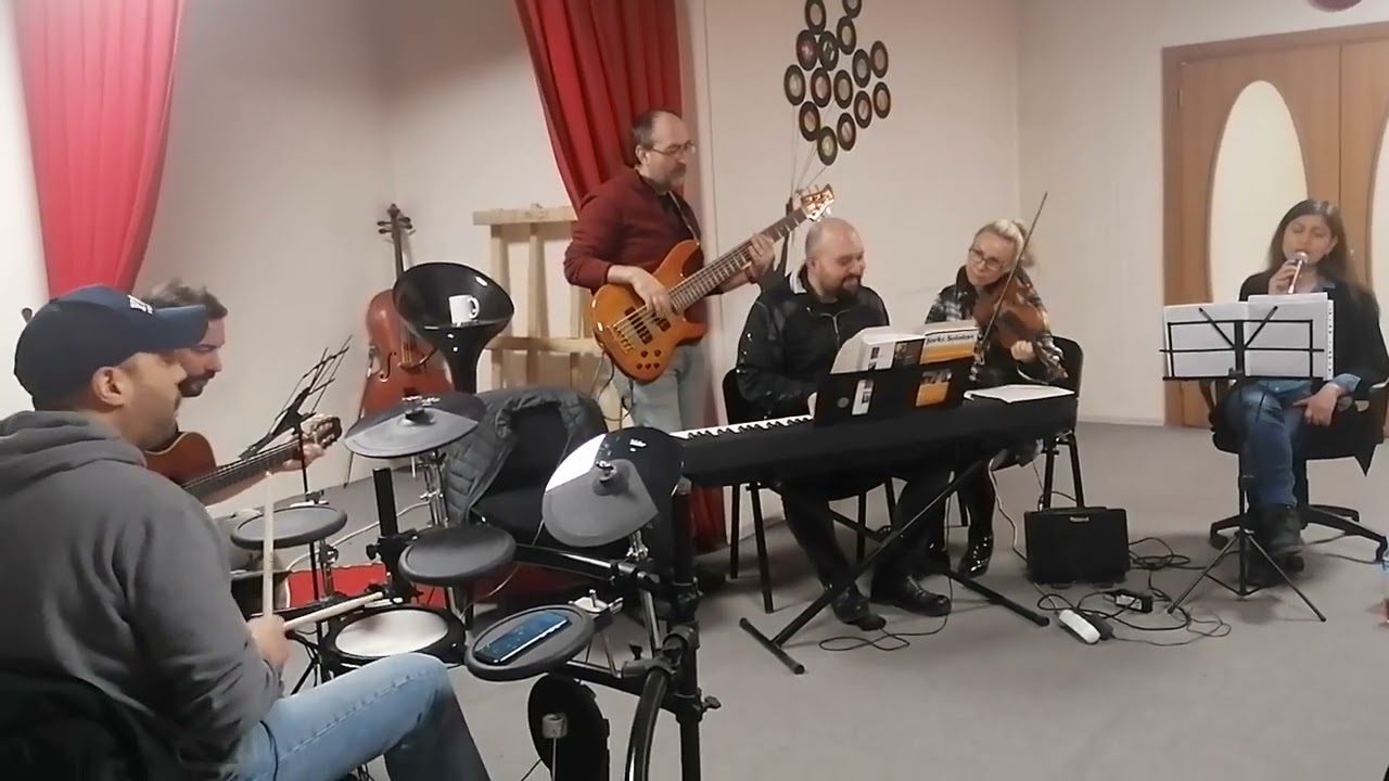 Bahçede/Elif Çelikpala
