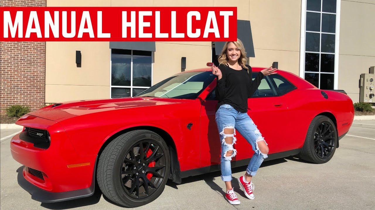 Teaching Her How To Drive MANUAL In A Dodge Challenger Hellcat