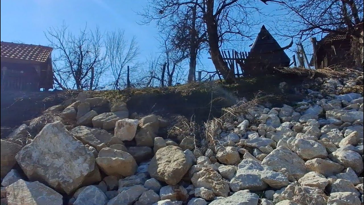 ZLO SELO U SRCU MAJEVICE - MJESTO U KOJEM ŽIVI SAMO 9 DUŠA....