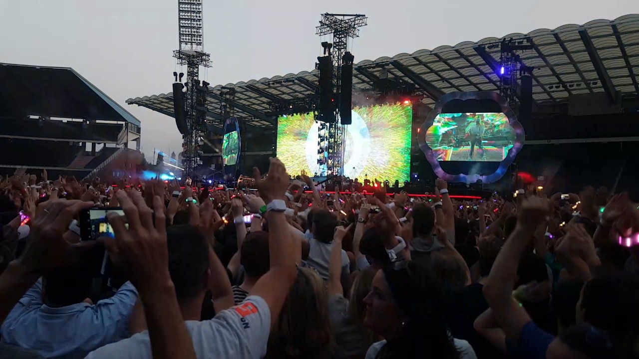 Coldplay - Charlie Brown (Live @ Koning Boudewijnstadion Brussel 2017)