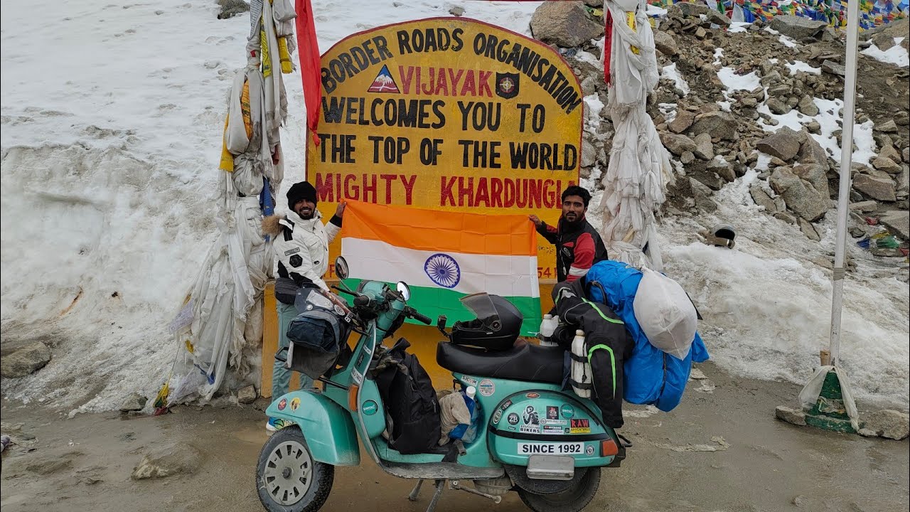THE TOP OF THE WORLD KHARDUNGLA || ON 29 YEAR'S OLD SCOOTER