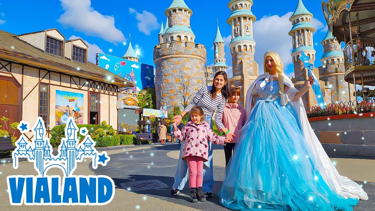 Ayşe, Defne ve Zara Vega'nın sihirli yıldız yastığını bulmak için Vialand'a gidiyorlar
