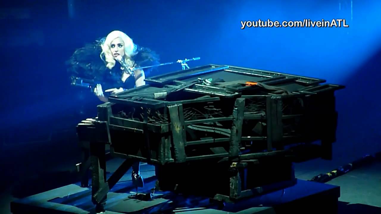 Lady Gaga - Poker Face Acoustic (phone call to fan) - Monster Ball Tour 2009 Atlanta