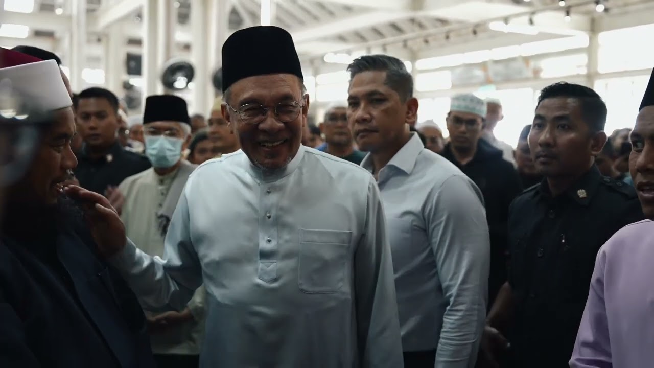 Solat Jumaat di Masjid Cyberjaya 10, Cyberjaya.
