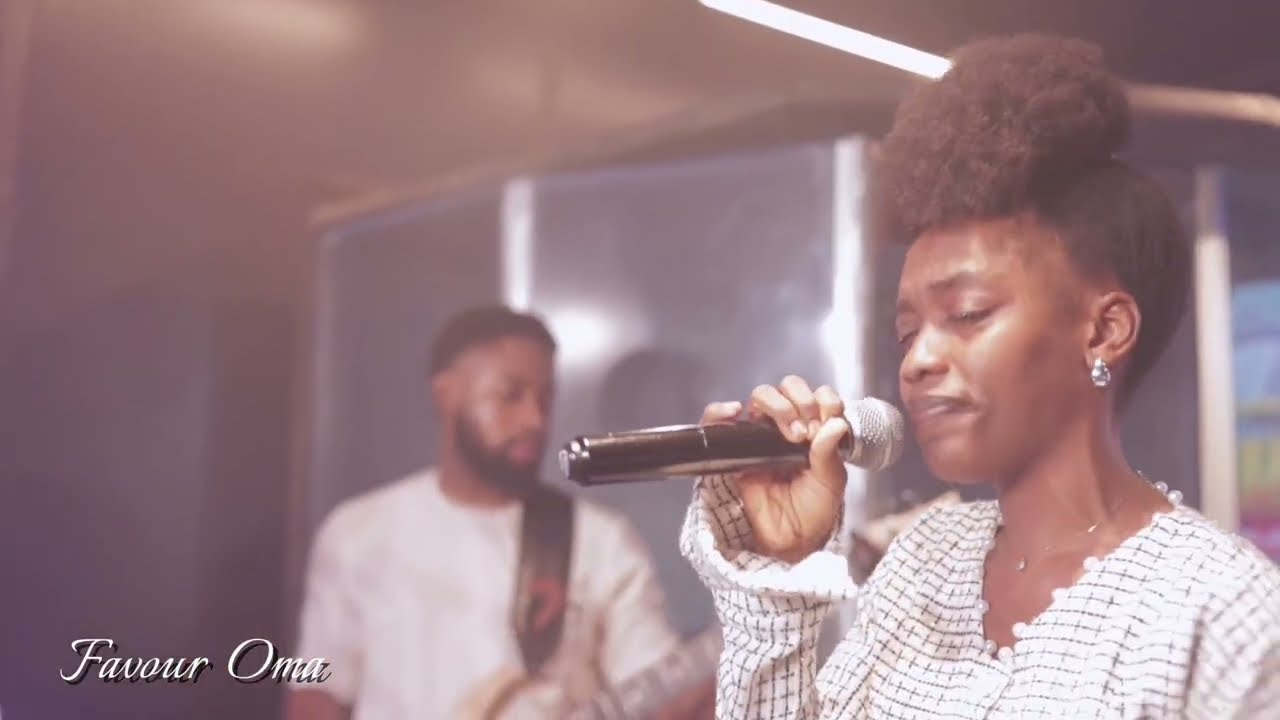 I STAND IN AWE OF YOU | FAVOUR OMA | SOAKING WORSHIP