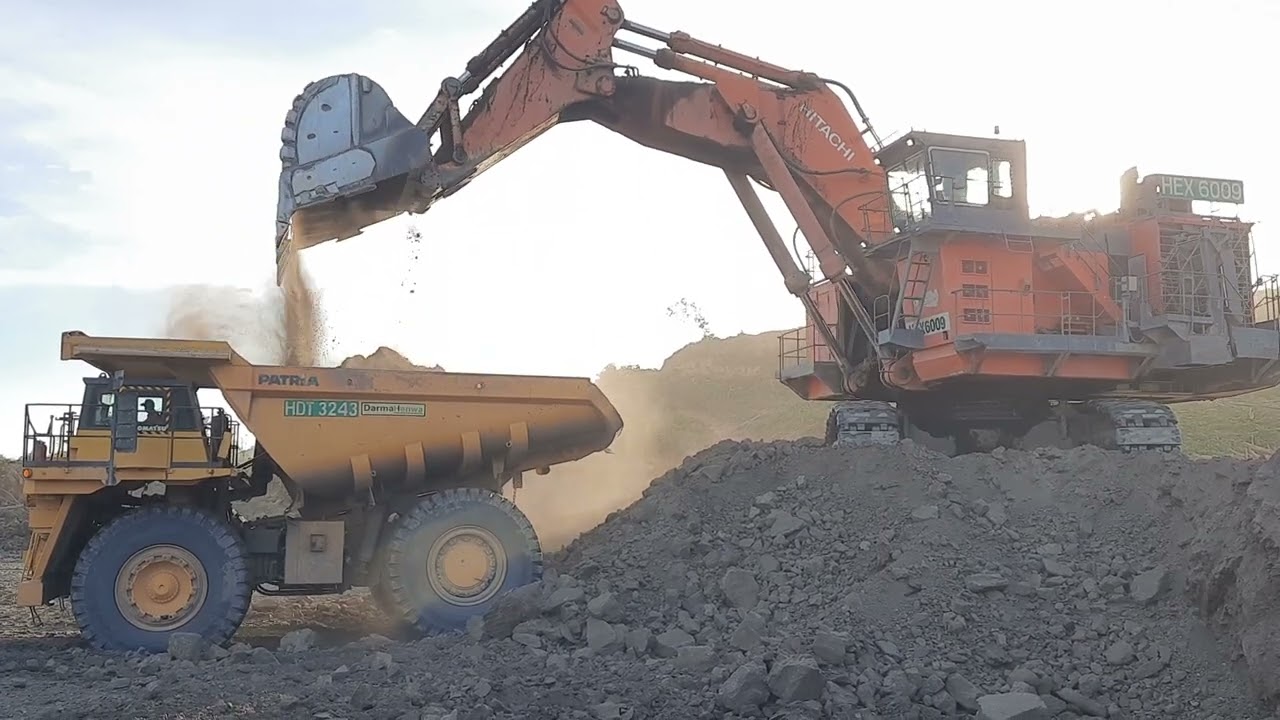 OVER BURDEN - EX HITACHI 3600 loading HD KOMATSU  1500