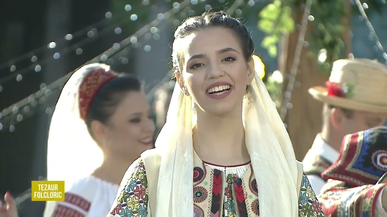 Denisa Popescu – Hora mare oltenească (@TVR Folclor)