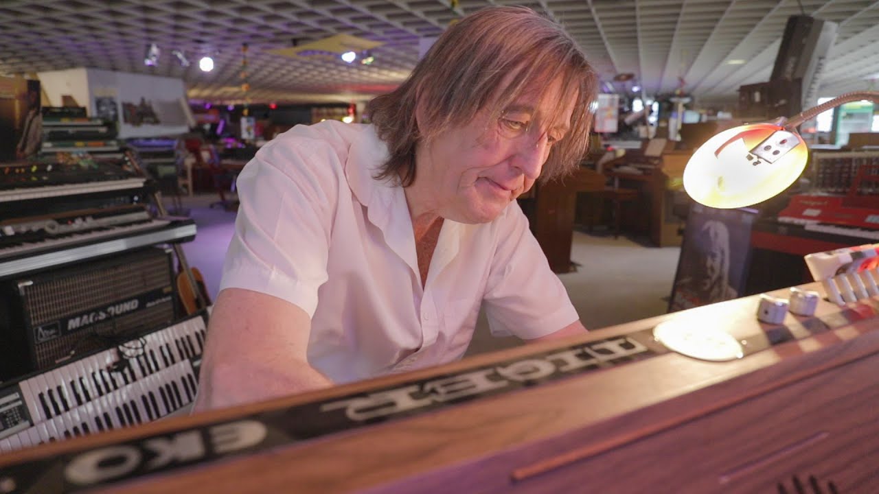 Gert Prix, Gr&uuml;nder und Leiter des weltweit  ersten und gr&ouml;&szlig;ten Eboardmuseum