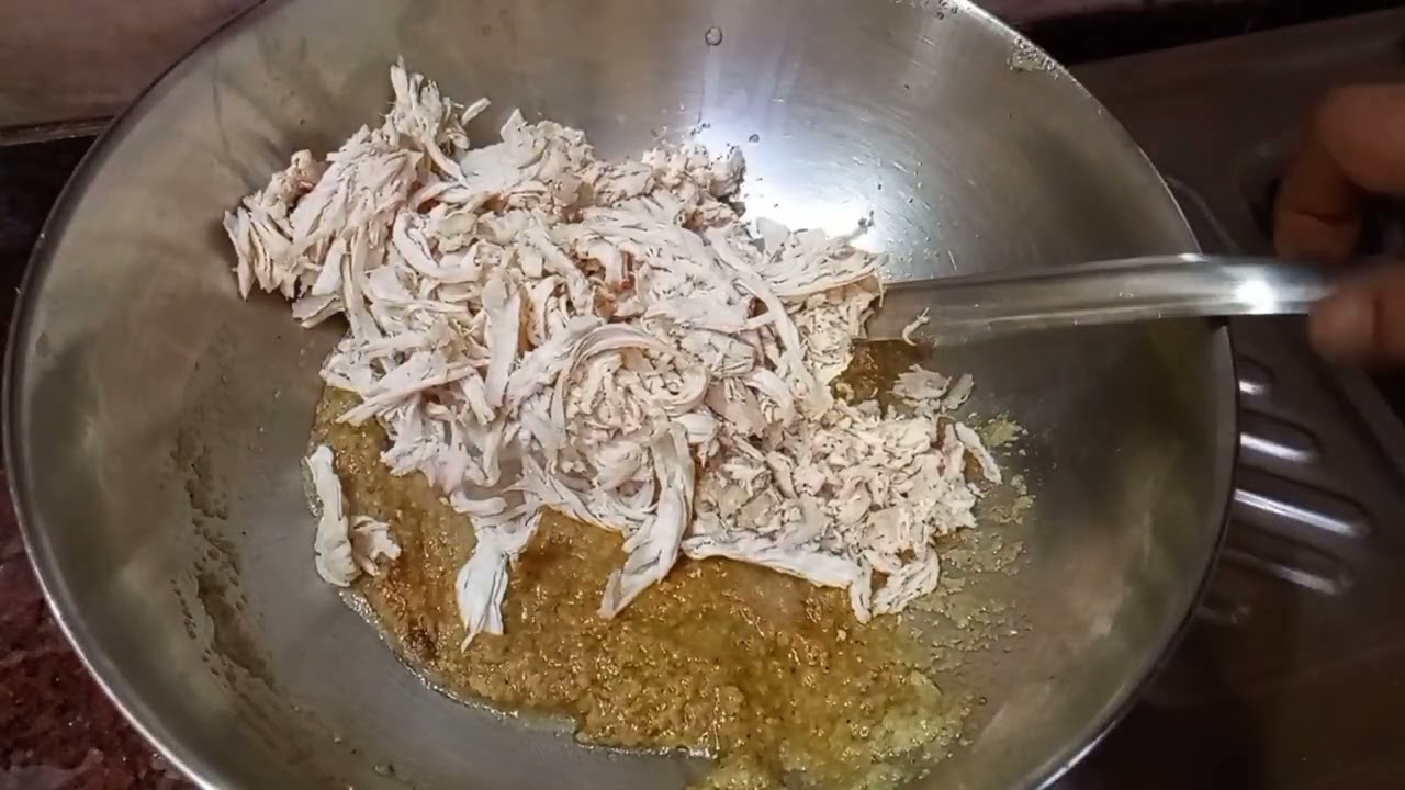 Chicken Vorta Very simple recipe/ ঘরোয়া উপকরণ দিয়ে সহজেই বানিয়ে নিন চিকেন ভর্তা। ভাত/রুটি সবেতেই। 