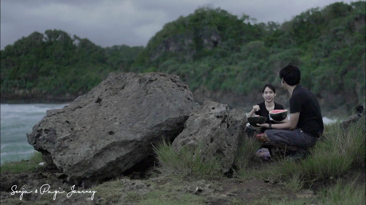 Couple Camp | Terjebak badai berdua di ujung tebing | Senja dan Pagi Journey (Chapter 1)