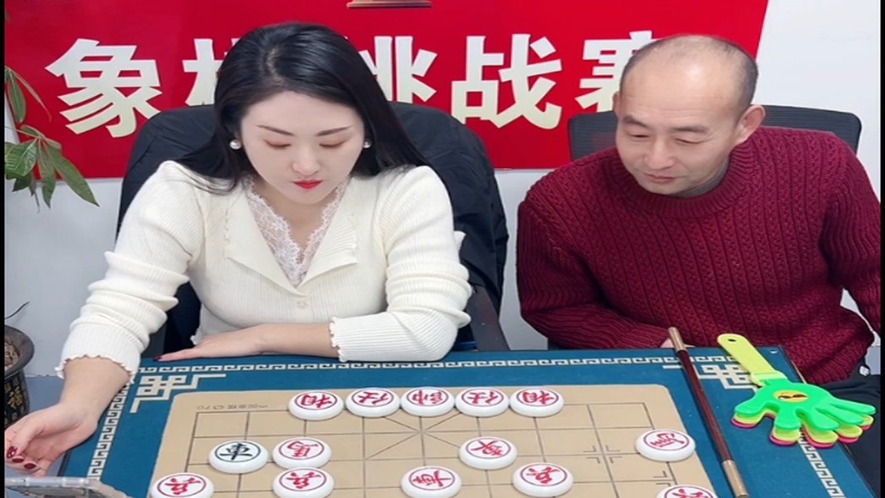 棋局如潮起潮落，人生似云卷云舒