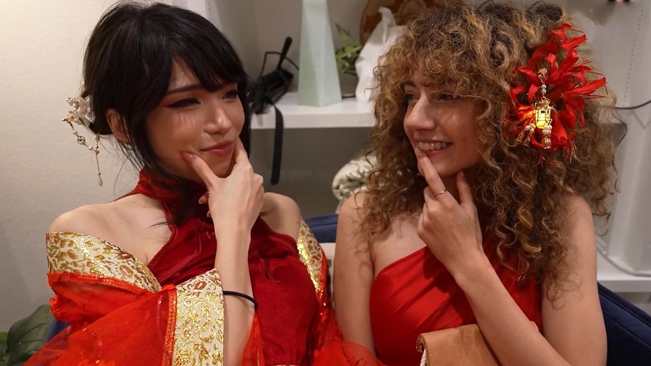 Emiru and Bonnie are best friends
