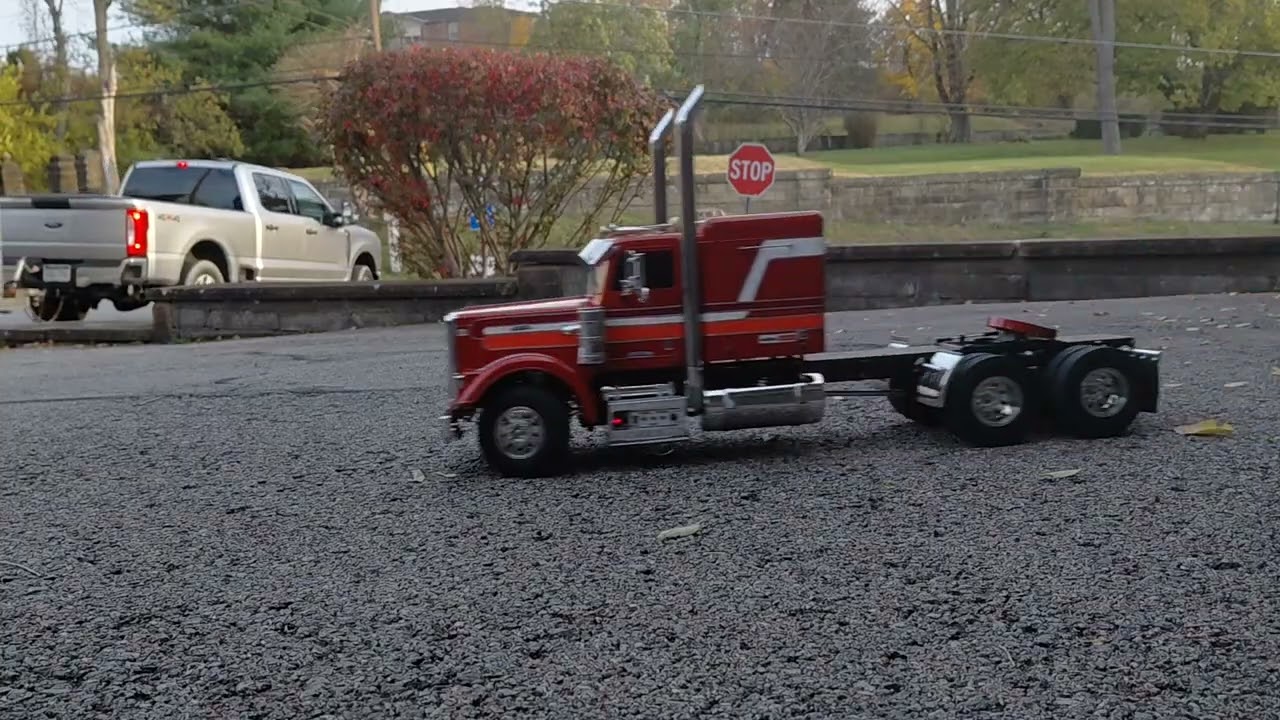 RC grand hauler truck 1988 frieghtliner FLC-120 truck,great test run with rebuilt transmission enjoy