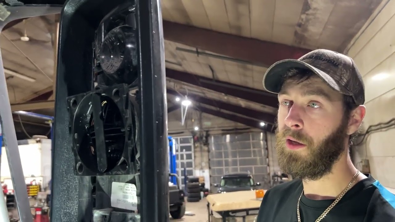 Разбор зеркала Areo 2020 Volvo VNR