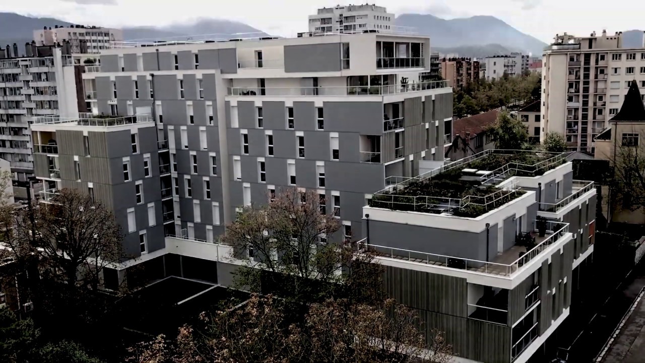 Vivre à Grenoble . Rue Louise Michel - quartier Mistral à Grenoble