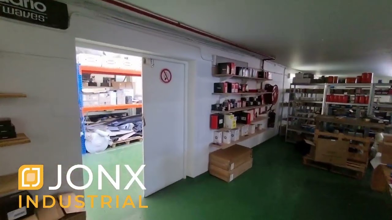 Warehouse TO LET in Paarden Eiland.