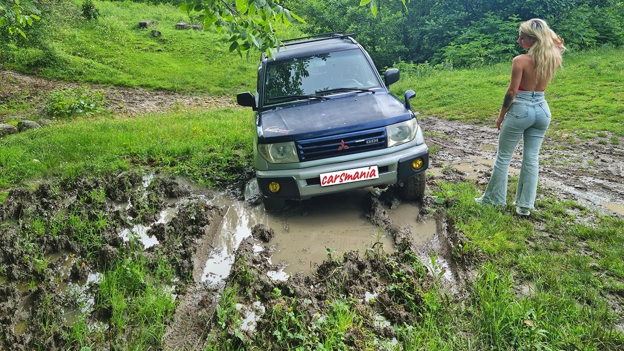 car stuck girl In The Mud Test driving /Try to Unstuck Dirty pajero  offroad 4x4 io (PART 4)