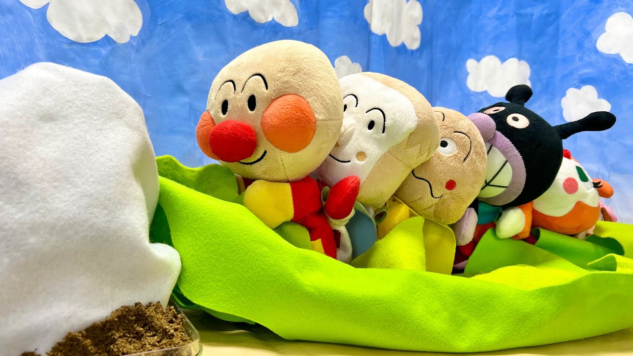 【大きなかぶ】のお話。みんなで力を合わせて大きなかぶを抜こう！楽しいお歌入り♪