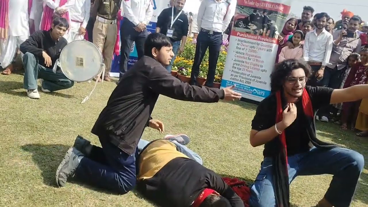 ਨੁੱਕਰ ਨਾਟਕ ਸੜਕ ਤੇ ਚਲਦਿਆਂ ਦੀਆਂ ਕੁਝ ਸਾਵਧਾਨੀਆਂ ਦੀ ਝਲਕ #Subs main netrahin hu mujhe like share kijiye🙏🏻