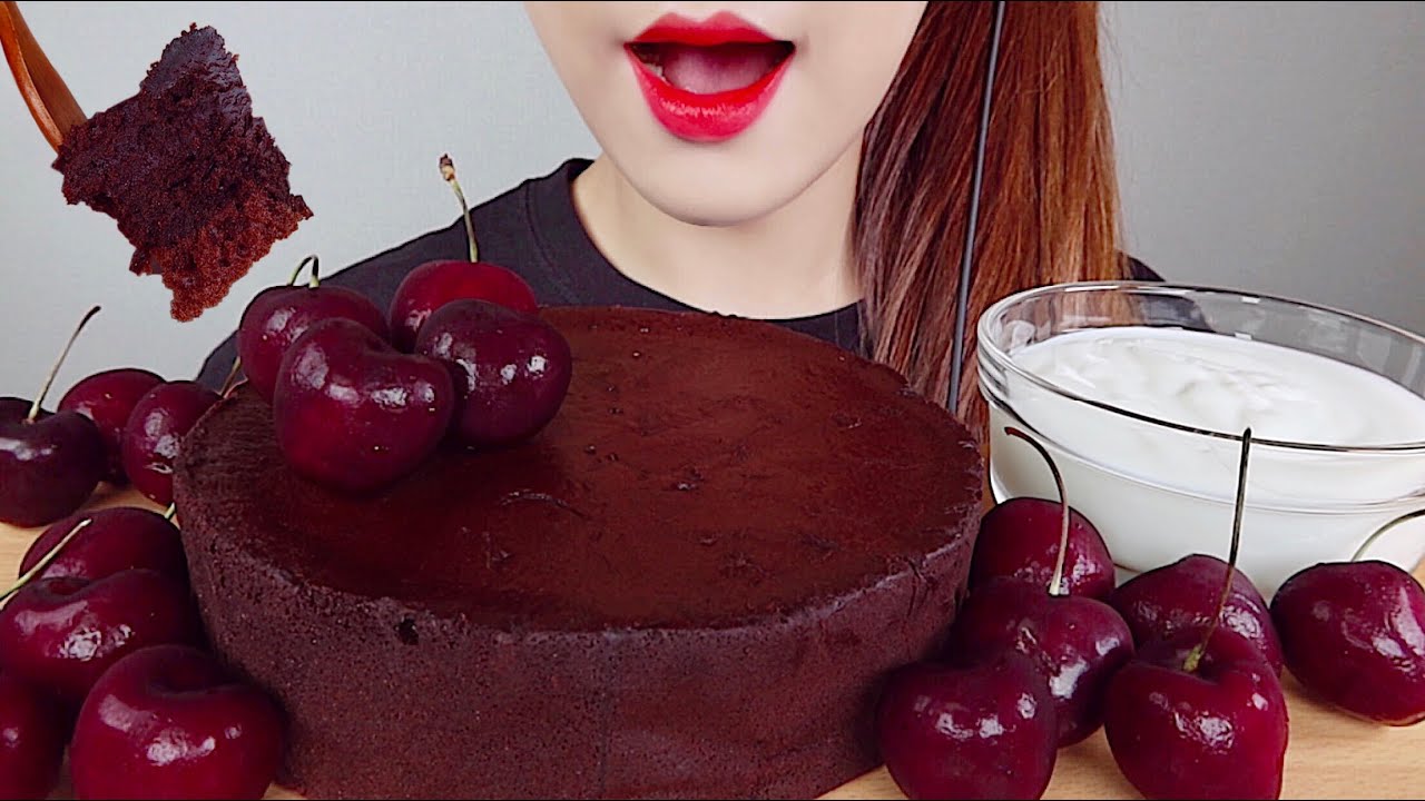 ASMR CHOCOLATE FUDGE CAKE MUKBANG 꾸덕한 초코퍼지케이크 먹방 eating sounds