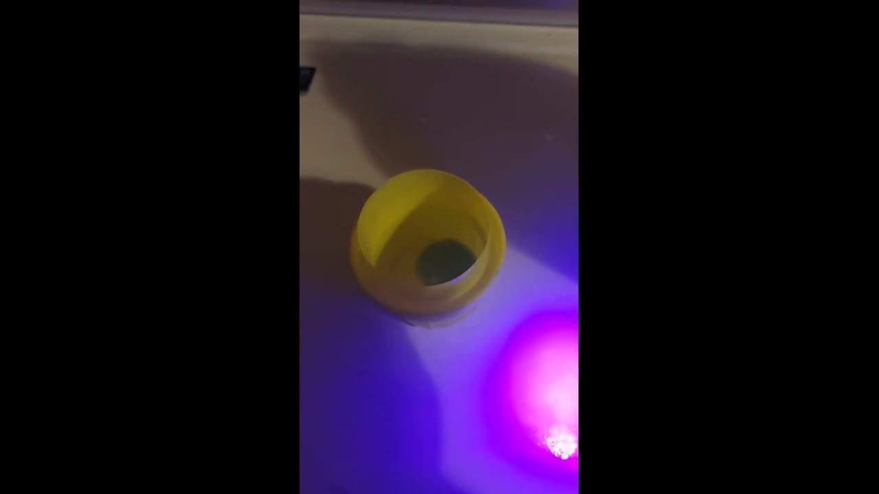 Glowing Laundry Soap...This CAN NOT be safe... #chemicalreaction #laundry #homesteading 