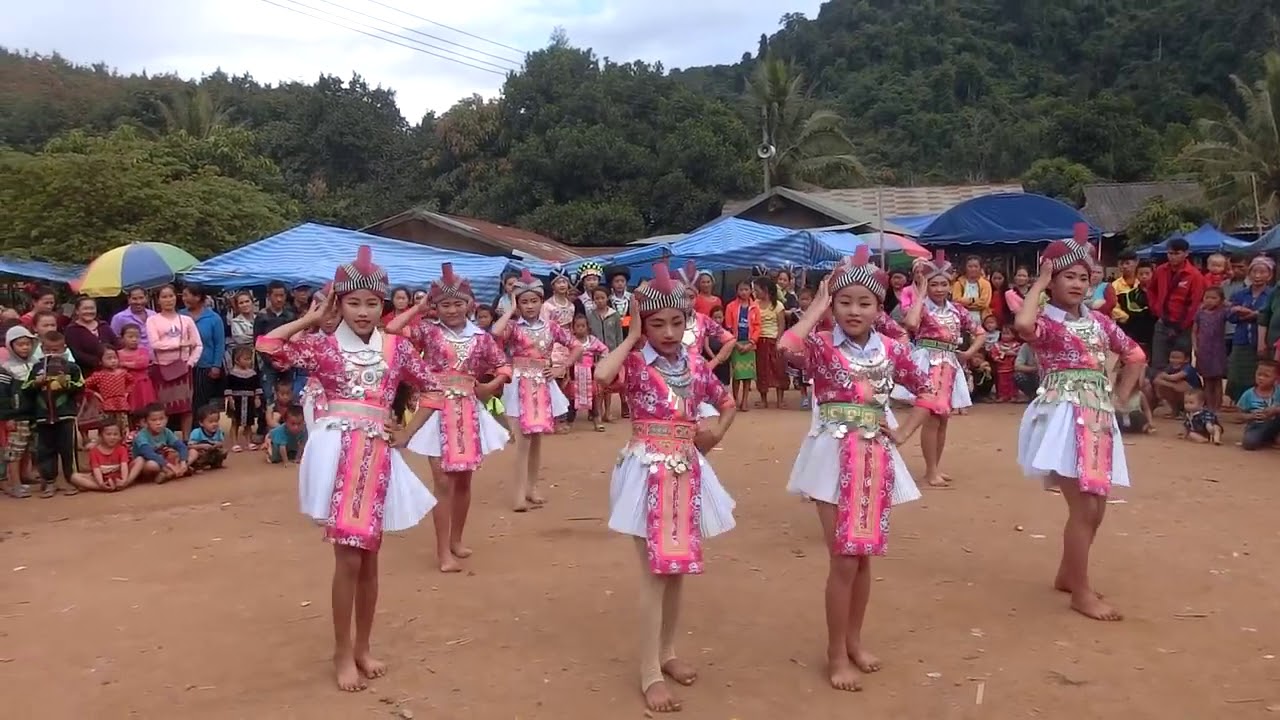 Nkauj hmoob dej liab 2018 Nraug hmoob siab txaij.