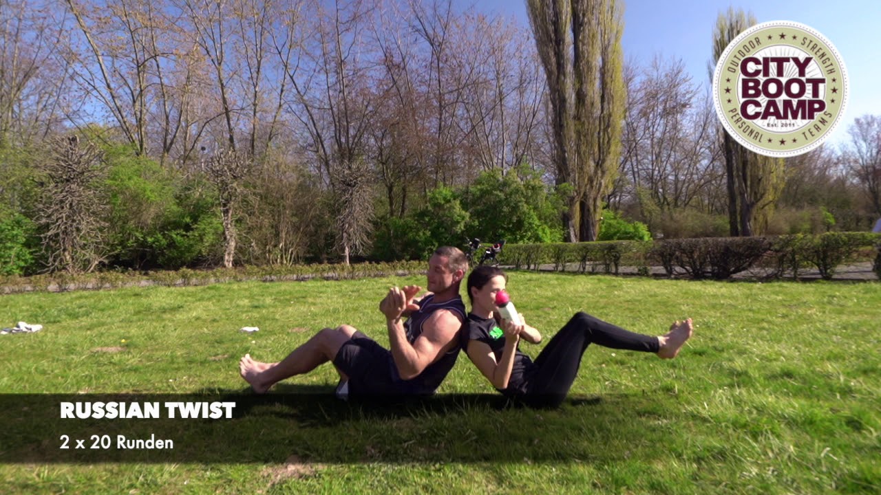 CityBootCamp - Outdoor Training - PartnerFit - RUSSIAN TWIST&nbsp;#CityBootCamp&nbsp;#panomago