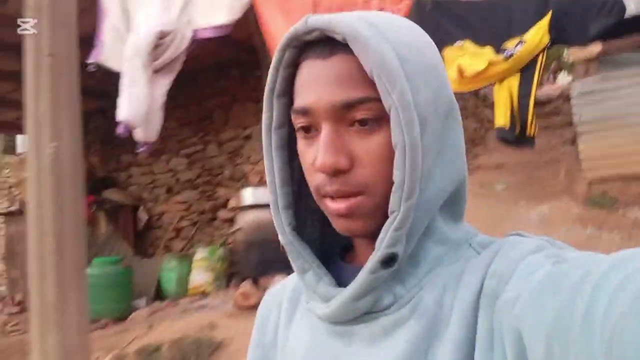 गाउँघर तिर रमाउँदै । करेसाबारी हेर्दै 2082/11/04
