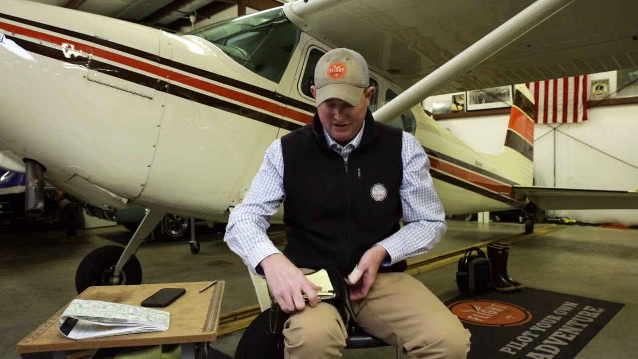 Chart Kneeboard - clipboard and organizer for pilots (Flight Outfitters product demo)