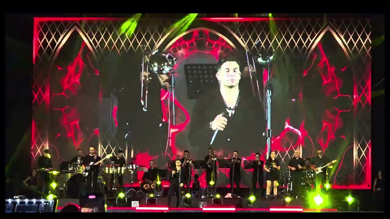 Tocando con Jerry Rivera